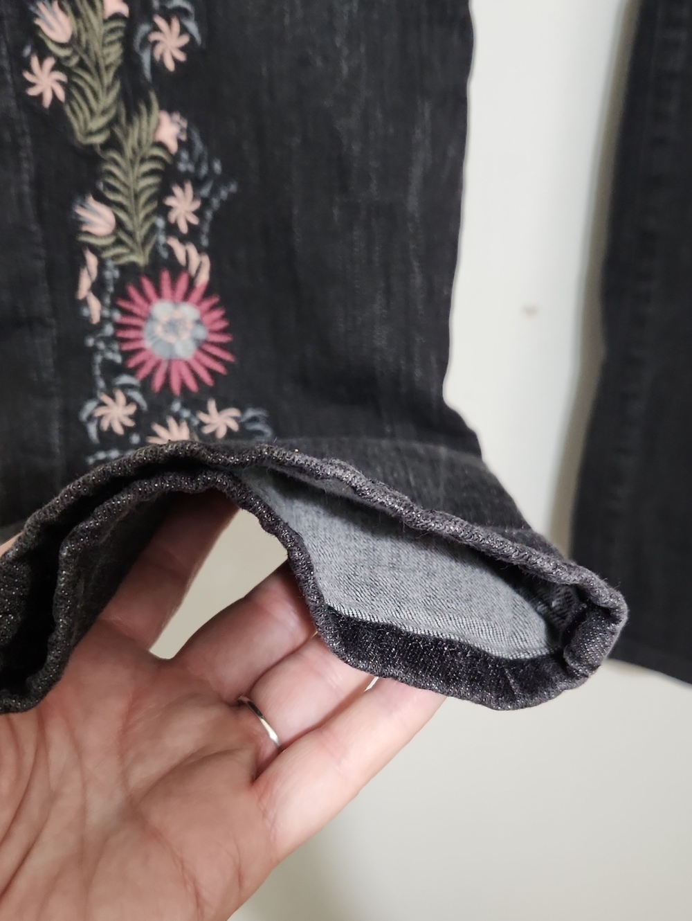 Soho Boyfriend New York & Company Black and Charcoal Stretch Jeans Sz 14 - Picture 8 of 14